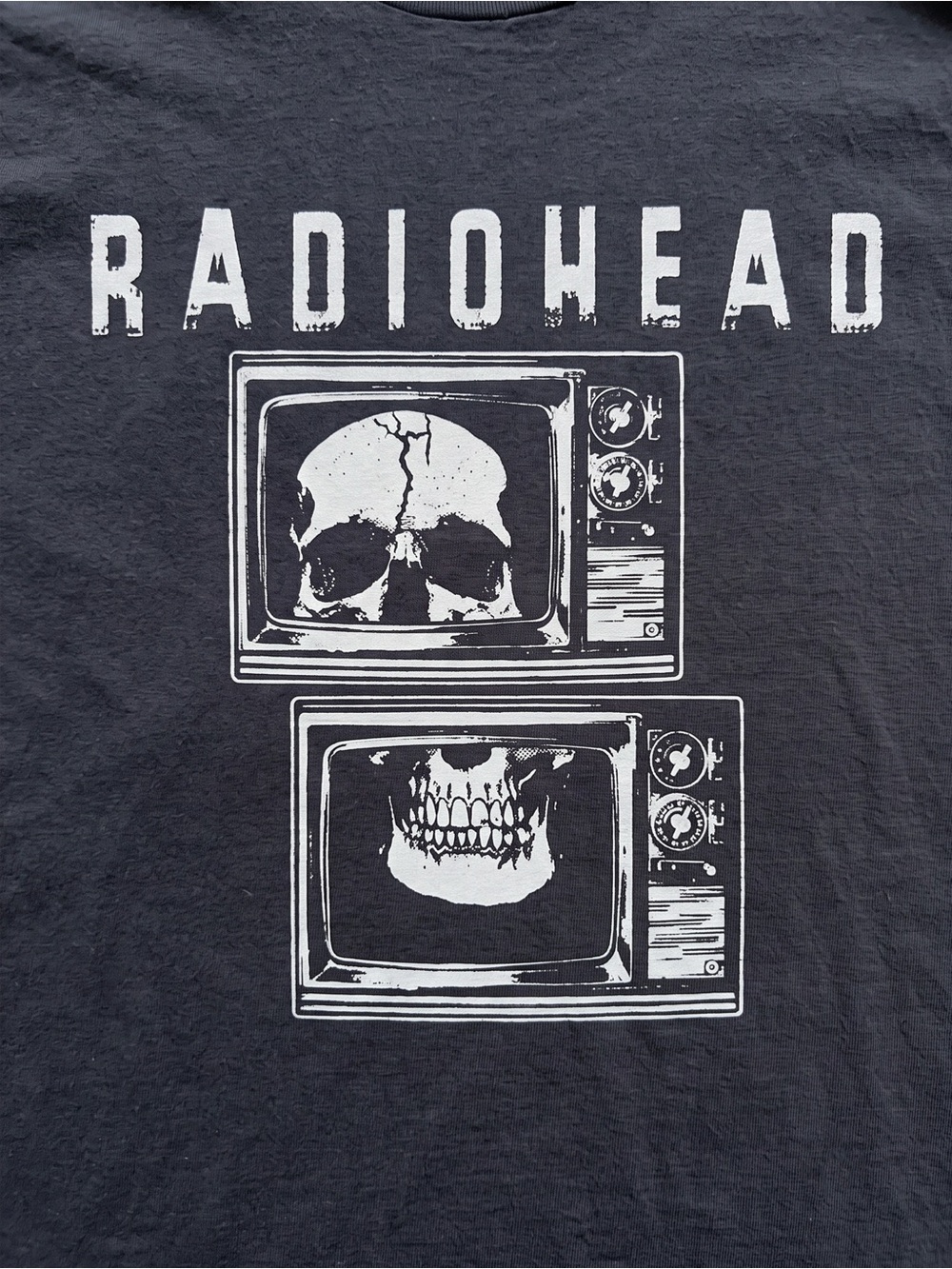 Gildan Black Radiohead White Skull TV Graphic Short Sleeve Tee - Picture 2 of 4